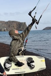 Александр Кузьмин выполнил уникальную кайт-сессию в самых суровых водах мира и зафиксировал рекорды Александр Кузьмин выполнил уникальную кайт-сессию в самых суровых водах мира и зафиксировал рекорды